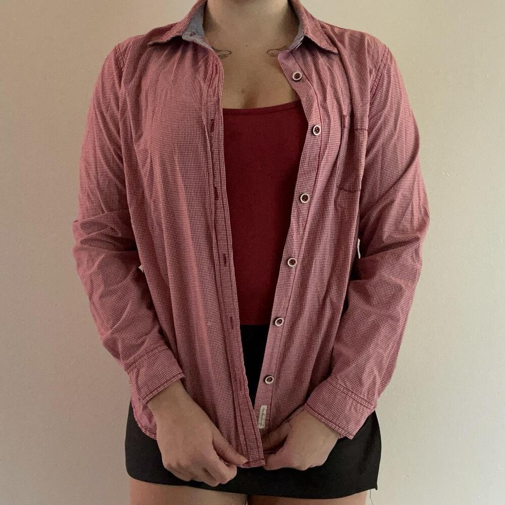 Vintage Red & White Gingham Long-Sleeve Button-Up Shirt — Women's M